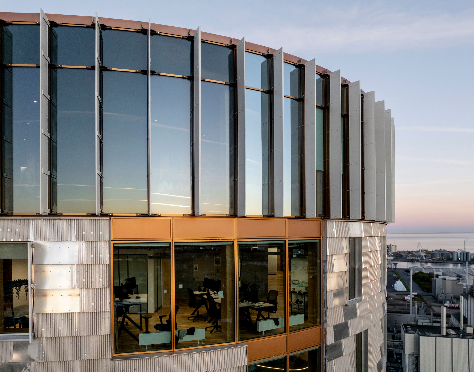 Rasmus_Hjortshoj__TRAE_Aarhus_WEB-254_small